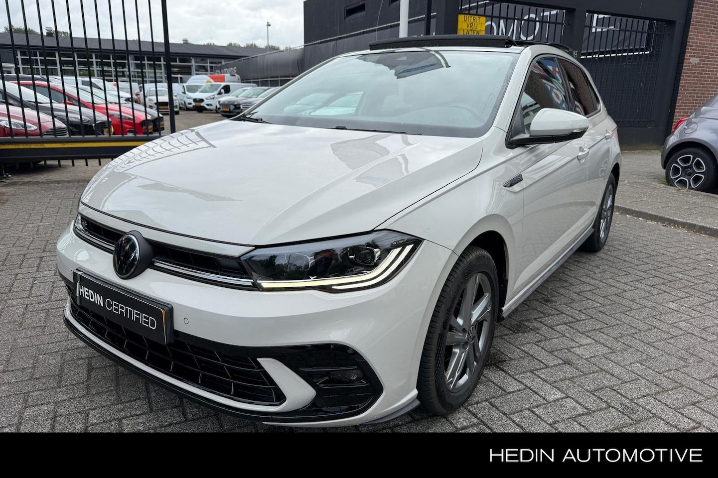 Volkswagen Polo - 1.0 TSI R-Line | Panoramadak | Matrix LED koplampen | Camera - AutoWereld.nl