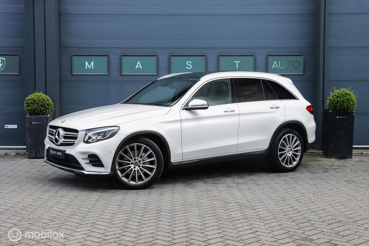 Mercedes-Benz GLC-klasse - 250 4MATIC|AMG|PANO|Camera|Keyless|LED - AutoWereld.nl