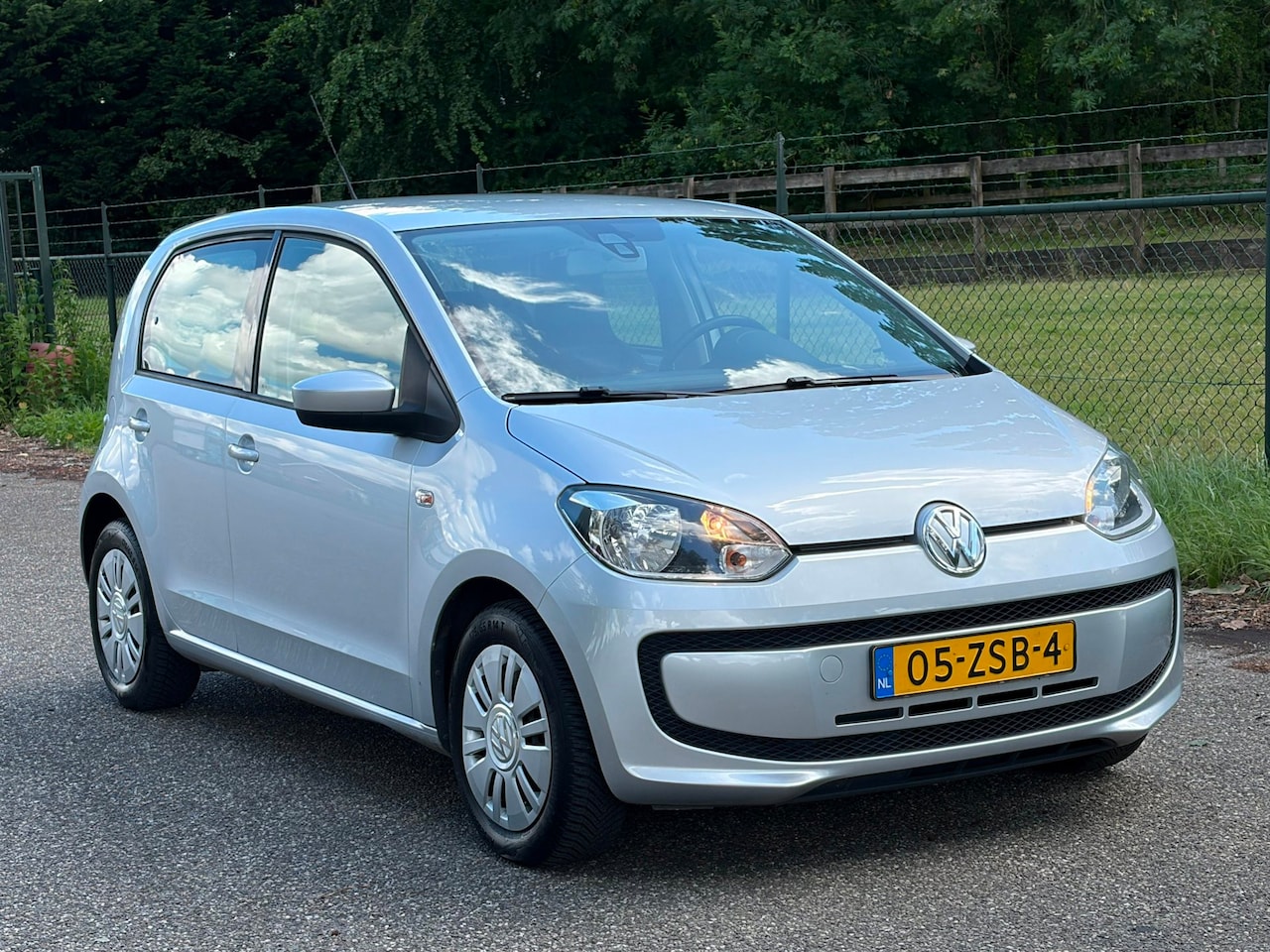 Volkswagen Up! - 1.0 move up! BlueMotion /Airco/5-deurs/ - AutoWereld.nl