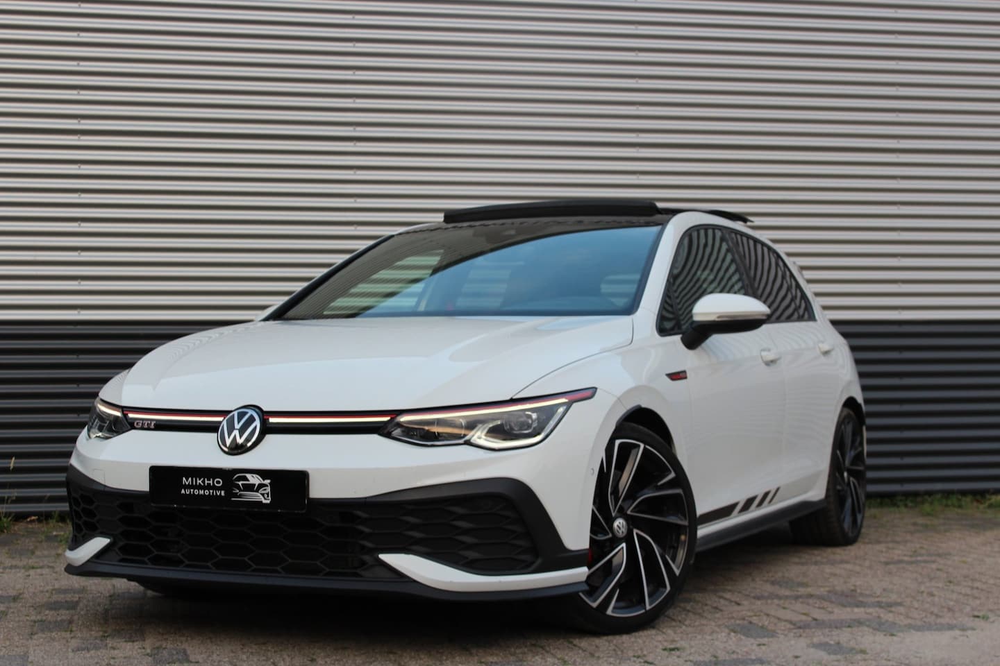 Volkswagen Golf - 2.0 TSI GTI | Clubsport | Panoramadak | HUD | IQ Light | Camera | Adaptive cruise | Lane a - AutoWereld.nl