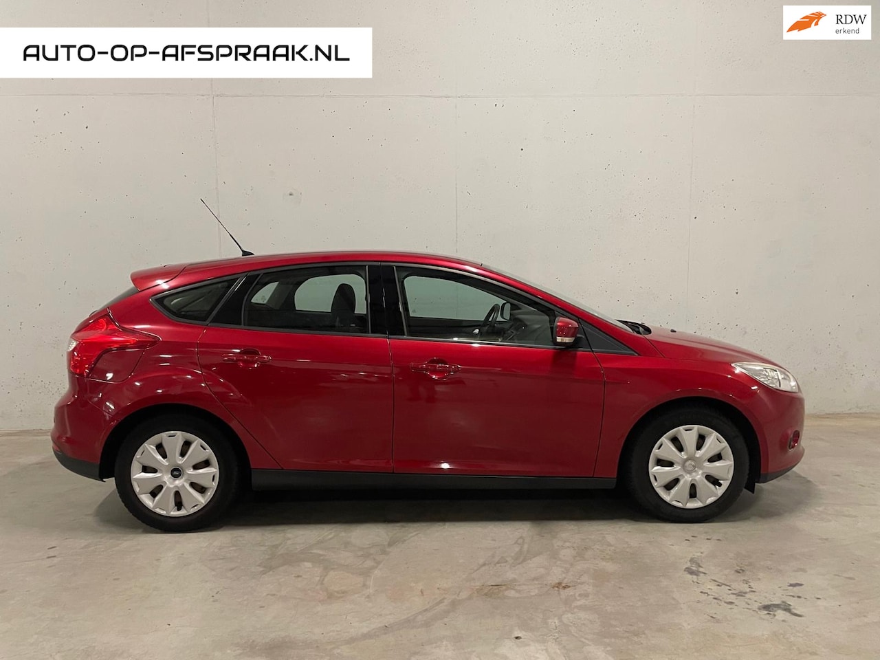 Ford Focus - 1.0 EcoBoost Trend Navi Airco cruise C. PDC - AutoWereld.nl