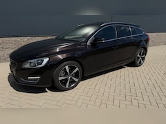 Volvo V60 - 2.4 D6 Twin Engine R-Design AWD Zeer complete auto in een keurige staat