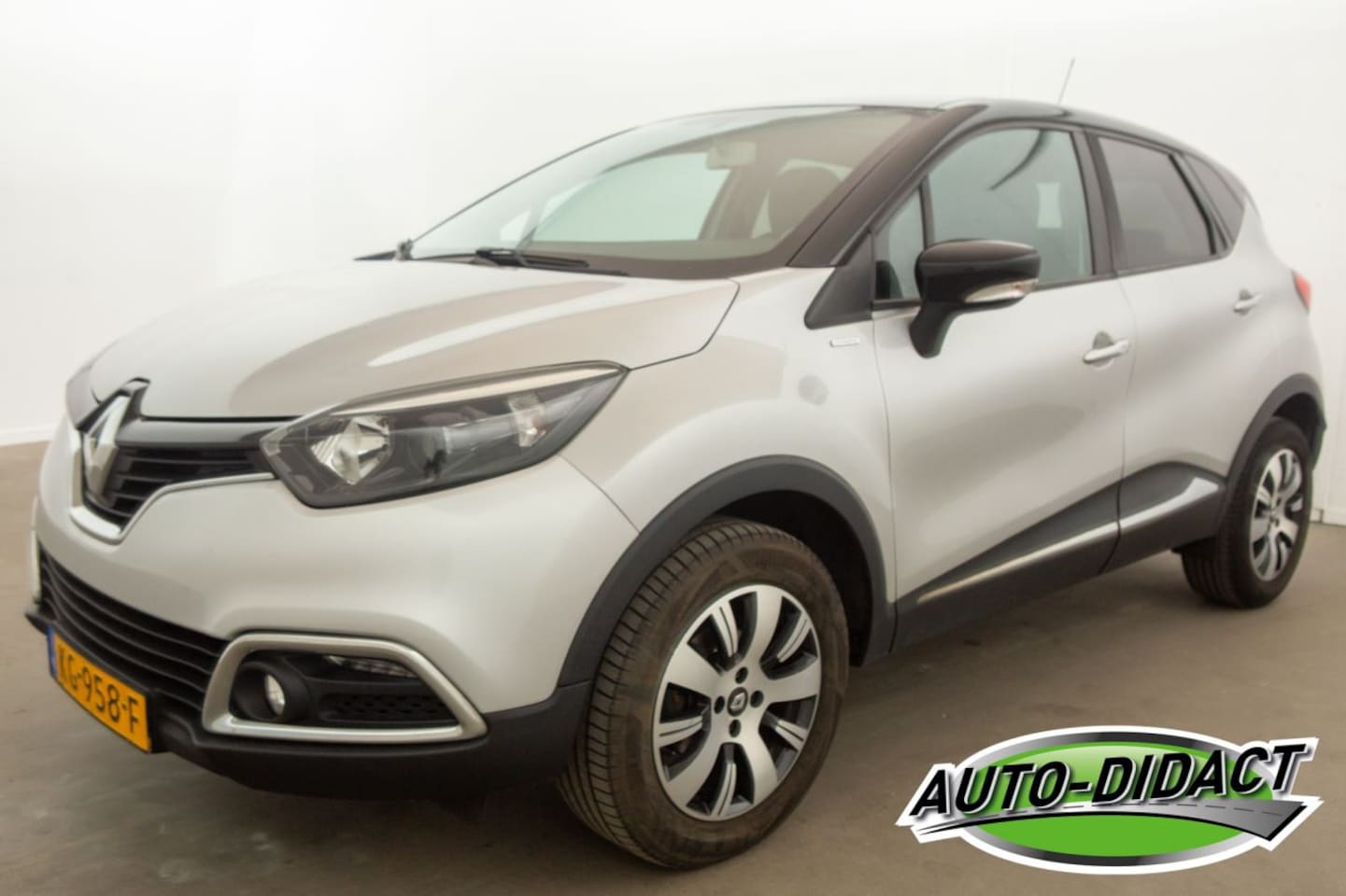 Renault Captur - 0.9 TCe Airco Navi Limited - AutoWereld.nl