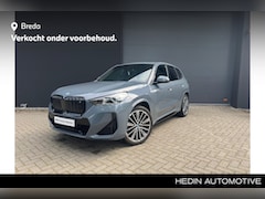 BMW iX1 - xDrive30 67 kWh | M-sport | Comfort Access | Elektrisch verstelbare Sportstoelen | Parking
