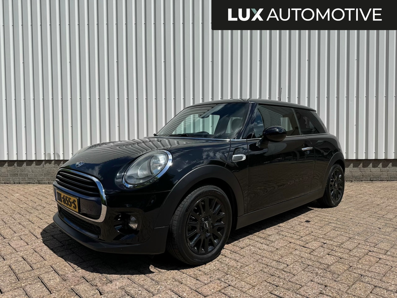 MINI 3-Deurs - 1.5 Cooper Business 136PK, Navi, Airco, LM velgen, Cruise Control, Bluetooth, NAP - AutoWereld.nl