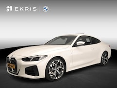 BMW 4-serie Coupé - 420i | M-Sportpakket | LED | Navigatie | Schuifdak | Sportstoelen | Stoelverwarming | DAB