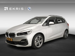 BMW 2-serie Active Tourer - 218i | LED | HUD | Trekhaak | Sportstoelen | Clima | PDC | DAB | Alu 17 inch