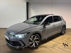 Volkswagen Golf - 1.5 eTSI R-Line PANO KEYLESS CAM