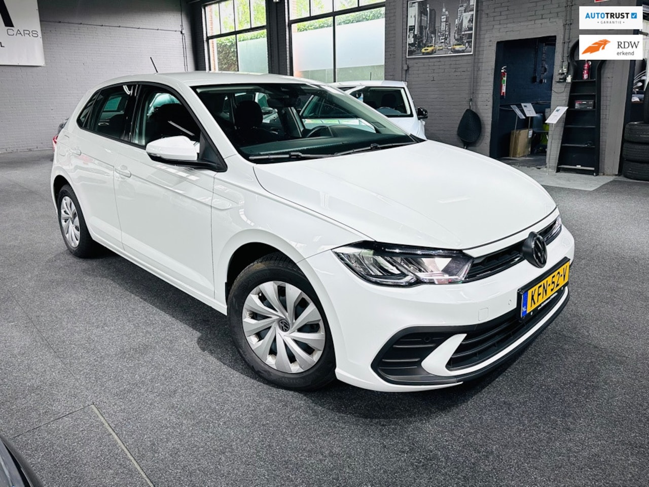 Volkswagen Polo - PDC - STOELVERWARMING - LANE ASSIST - FRONT ASSIST - NIEUW APK - AutoWereld.nl