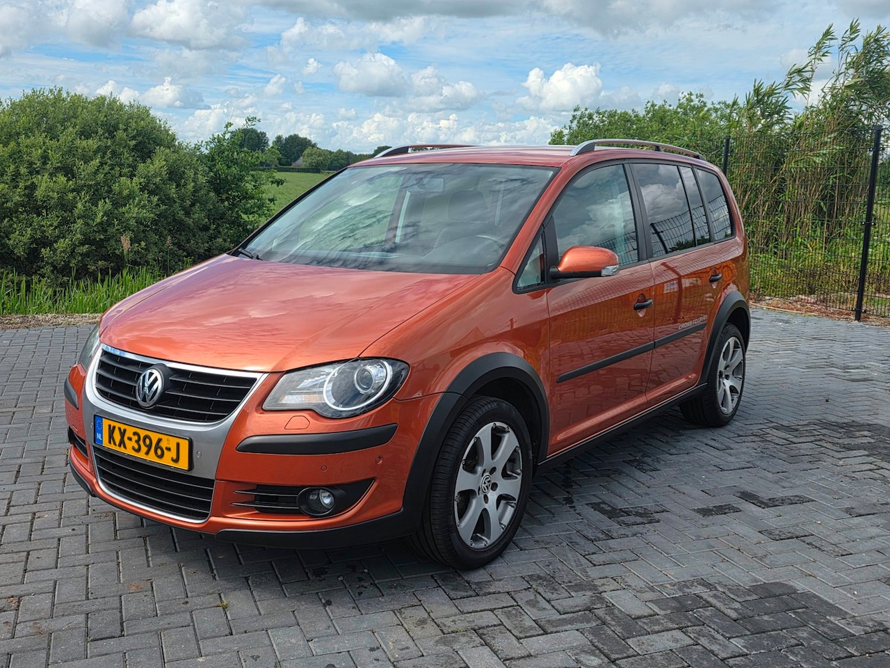 Volkswagen Touran Cross - 1.4 TSI nieuwe APK! - AutoWereld.nl
