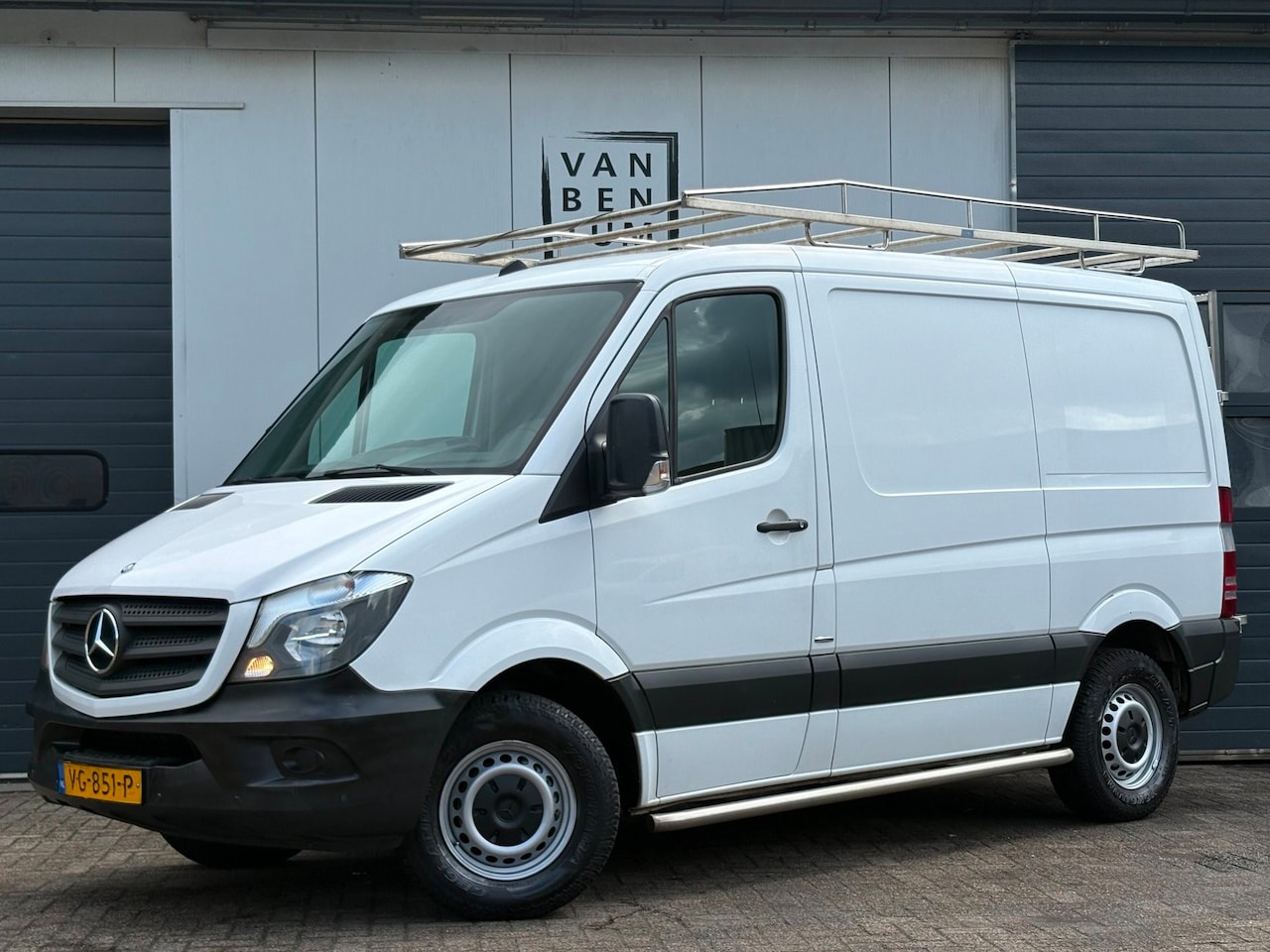 Mercedes-Benz Sprinter - 210CDI Autom. Navi Airco 3-pers. 124.000km NAP! - AutoWereld.nl