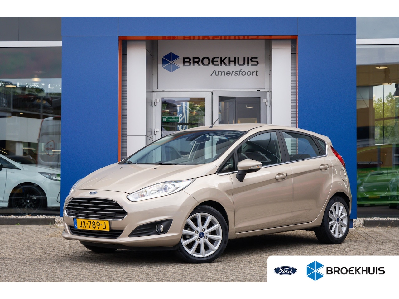 Ford Fiesta - 1.0 EcoBoost Titanium | Cruise control | Navigatie | Parkeersensoren | Verwarmde voorruit - AutoWereld.nl
