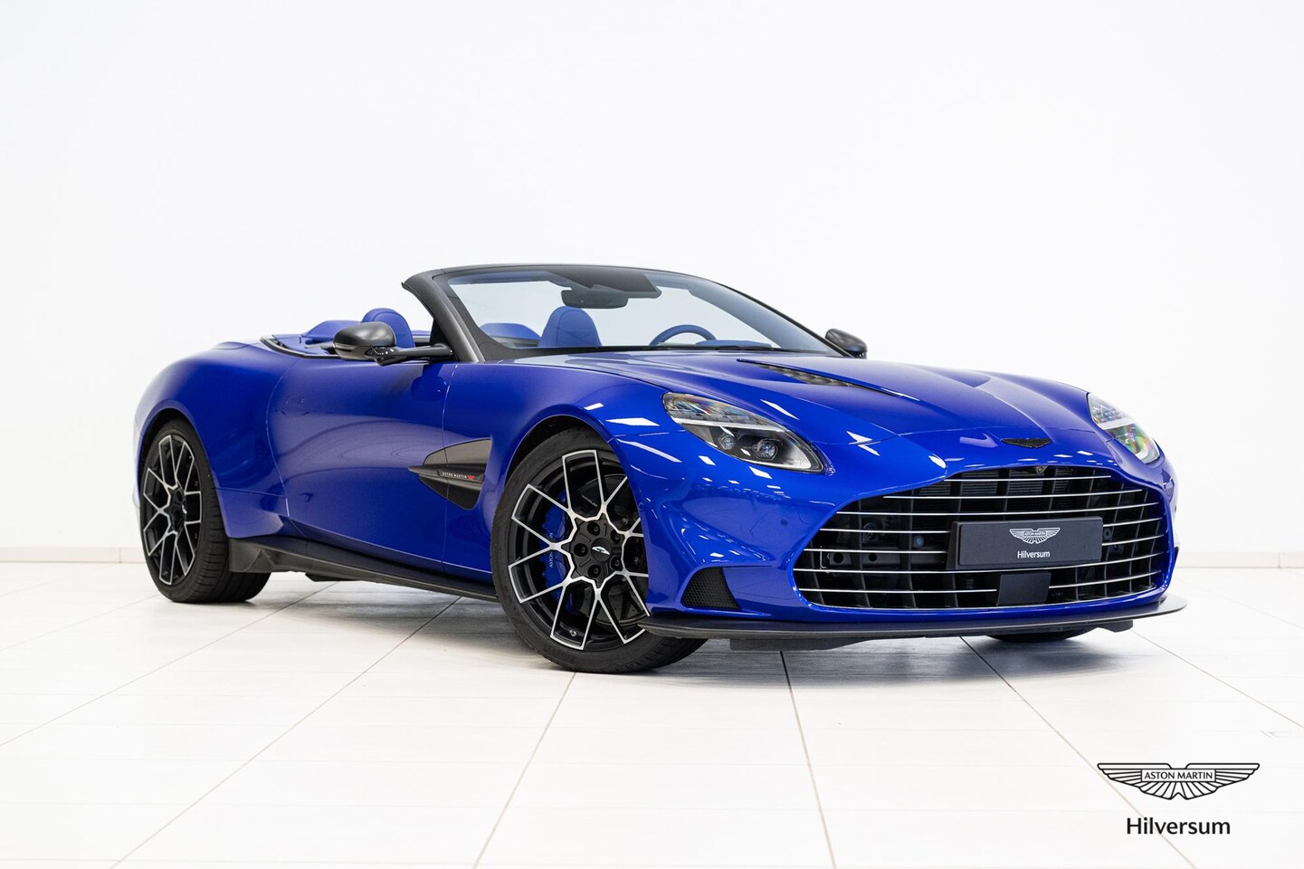 Aston Martin Vanquish Volante - | Q-Special Out of Range Paint | Incl. BPM - AutoWereld.nl