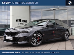 BMW i5 - eDrive40 M Sport / Panoramadak / Comfort Access / Stoelventilatie / Adaptieve LED / Harman