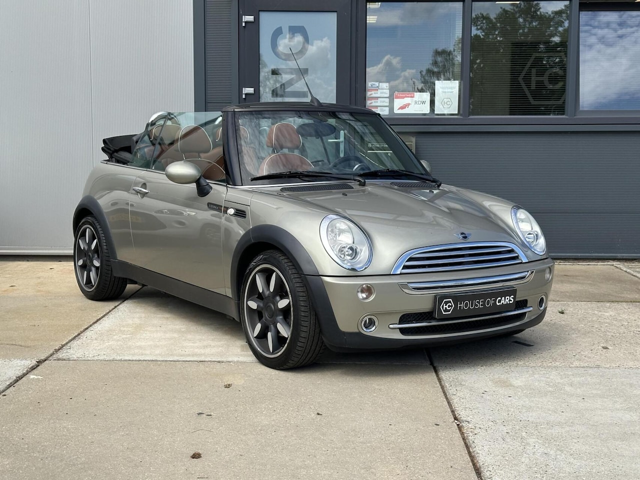 MINI Cabrio - 1.6 Cooper Sidewalk Airco Cruise Leder NAP - AutoWereld.nl