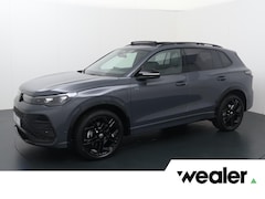 Volkswagen Tiguan - 1.5 eHybrid R-Line | SoH 100% | Trekhaak | Head-up Display | Lederen bekleding | Panoramad