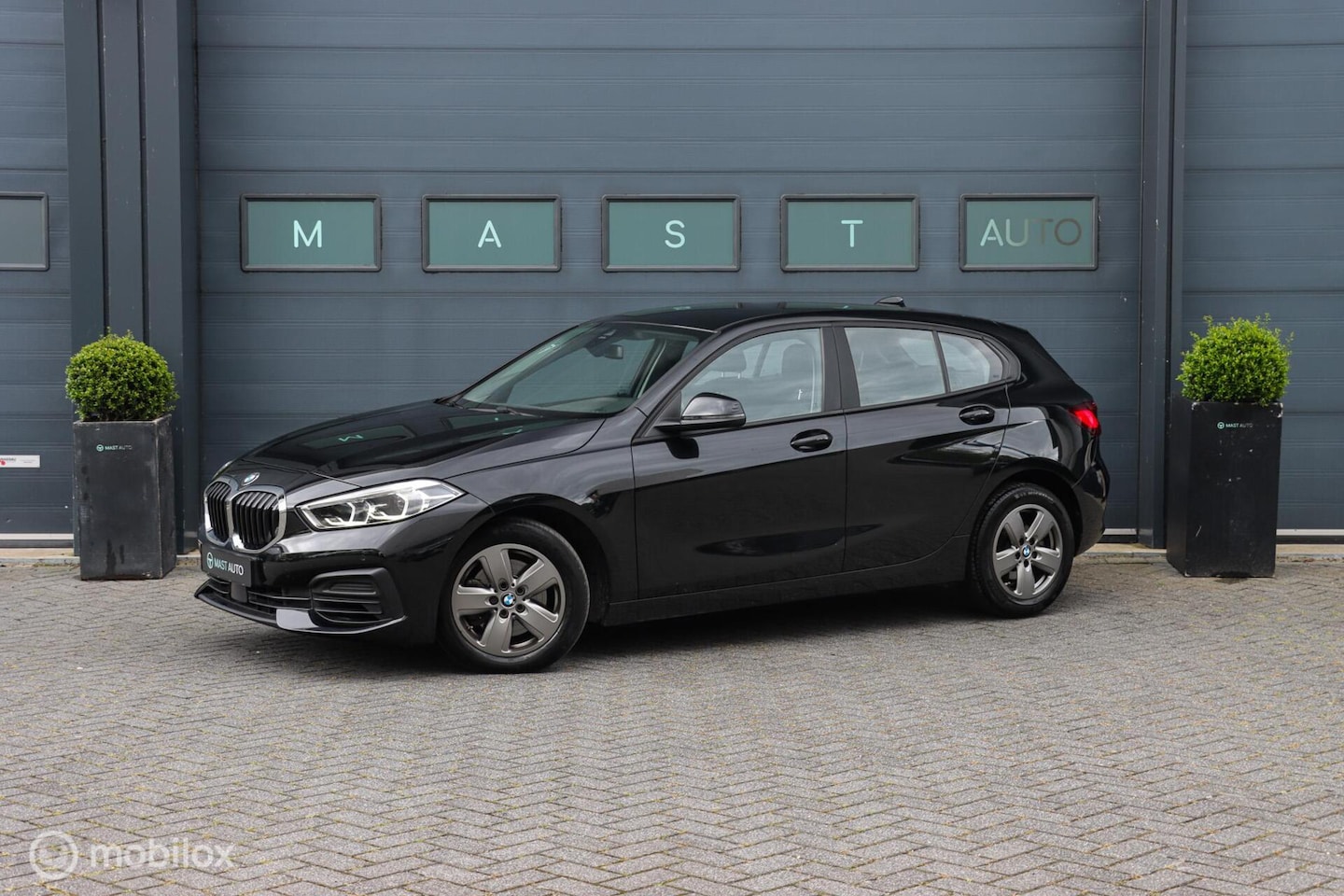 BMW 1-serie - 116i AUT|LED|Sportstoelen|PDC|Cruisecontrol - AutoWereld.nl