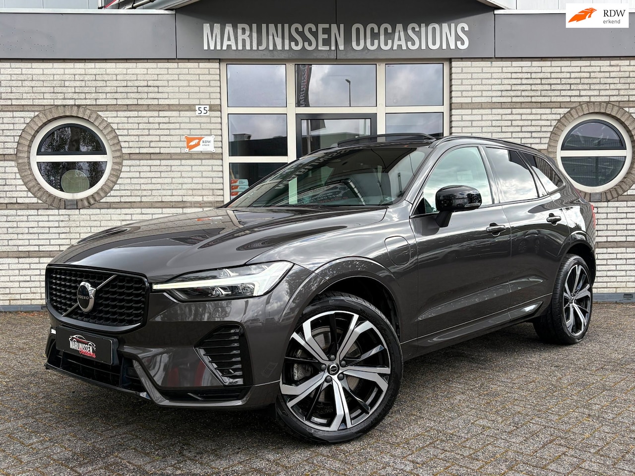 Volvo XC60 - 2.0 T6 Recharge Plug-in Hybrid AWD R-Design |Facelift|BTW auto| - AutoWereld.nl