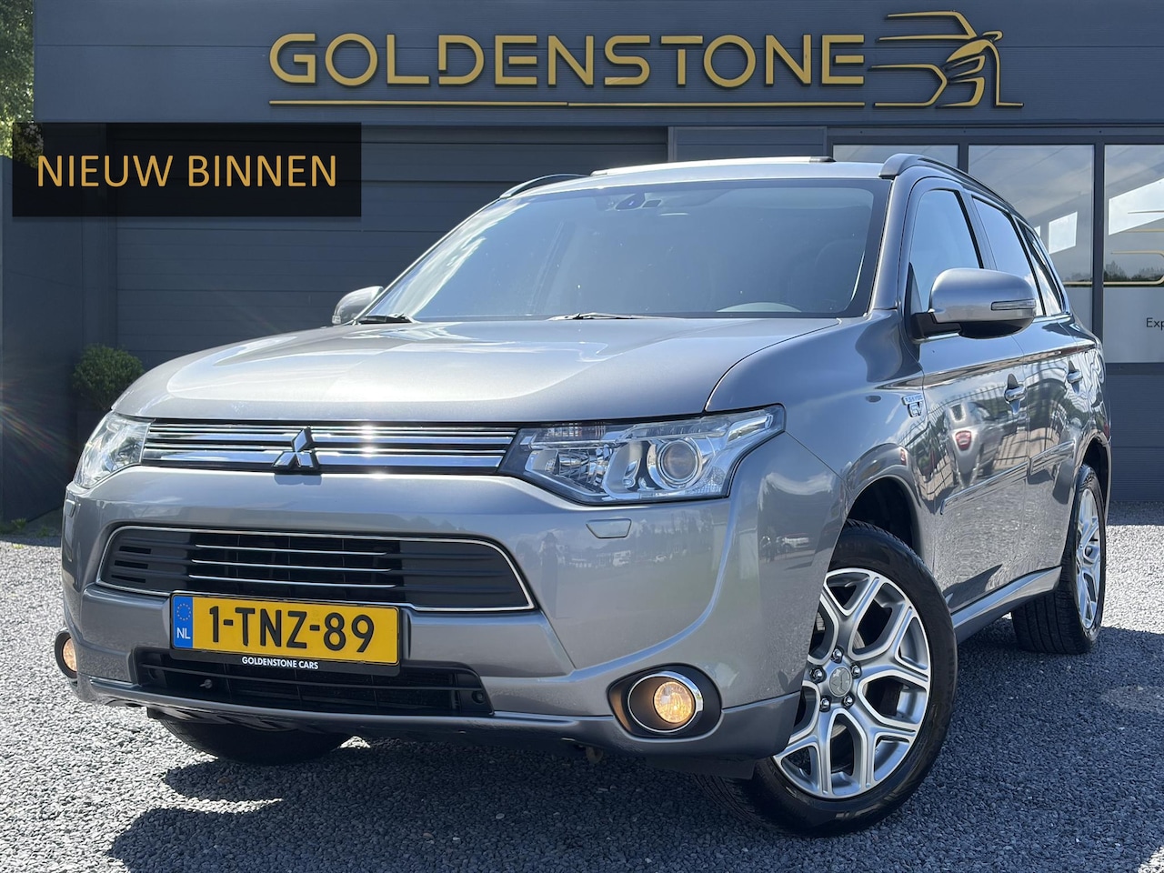 Mitsubishi Outlander - 2.0 PHEV instyle 2e Eigenaar,Dealer Onderhouden,Afn.Trekhaak,Schuifdak,Camera,Navi,Leder,K - AutoWereld.nl