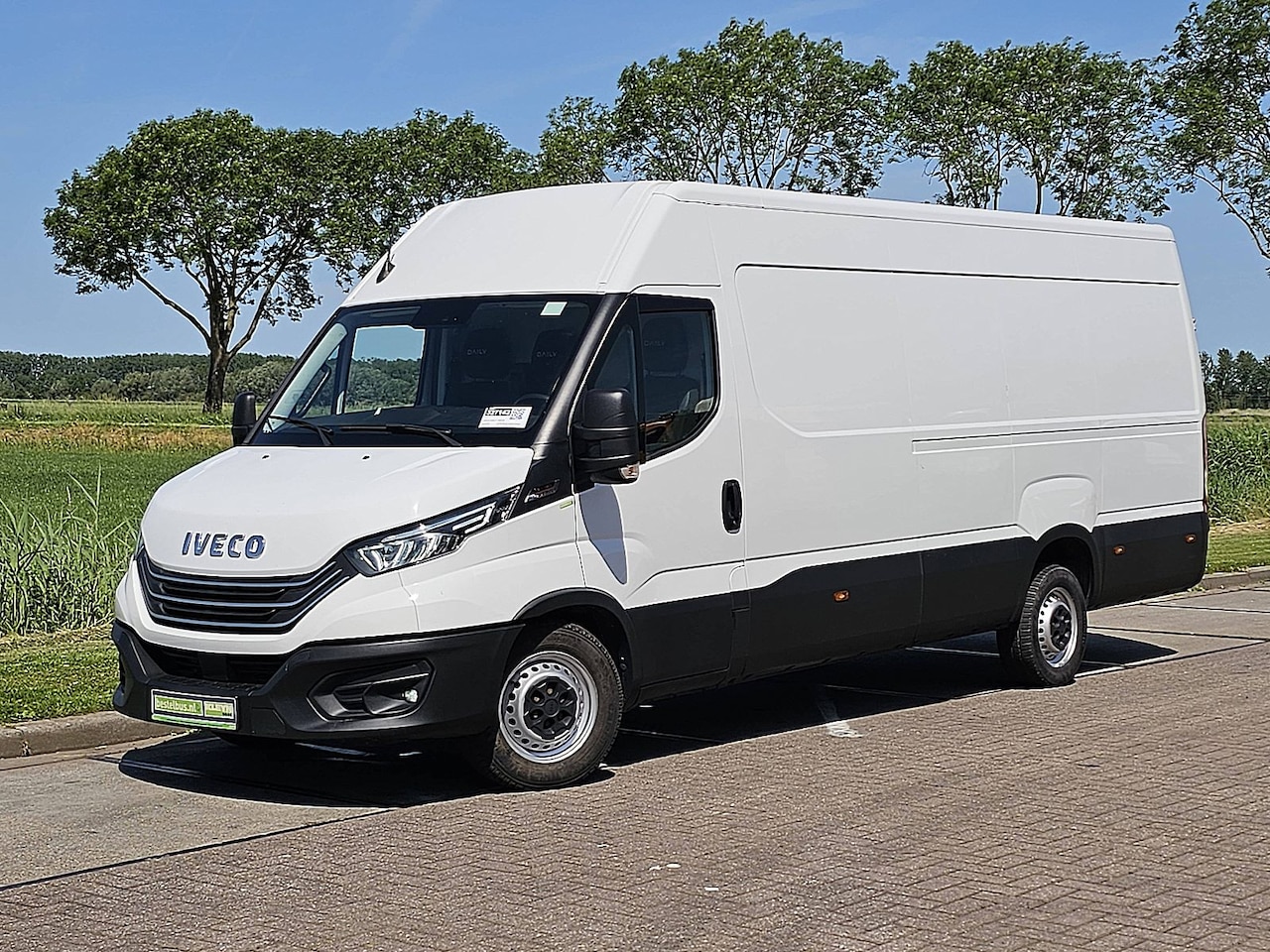 Iveco Daily - 35S18 3.0L Automaat Led Camera Navi - AutoWereld.nl