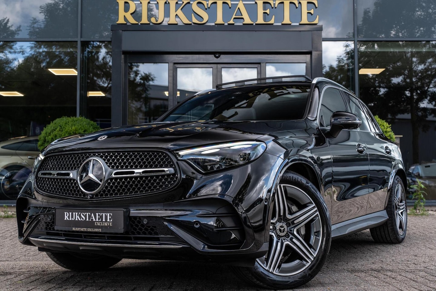 Mercedes-Benz GLC-klasse - 300e 4MATIC AMG Line|PANO|BURMESTER|360° - AutoWereld.nl