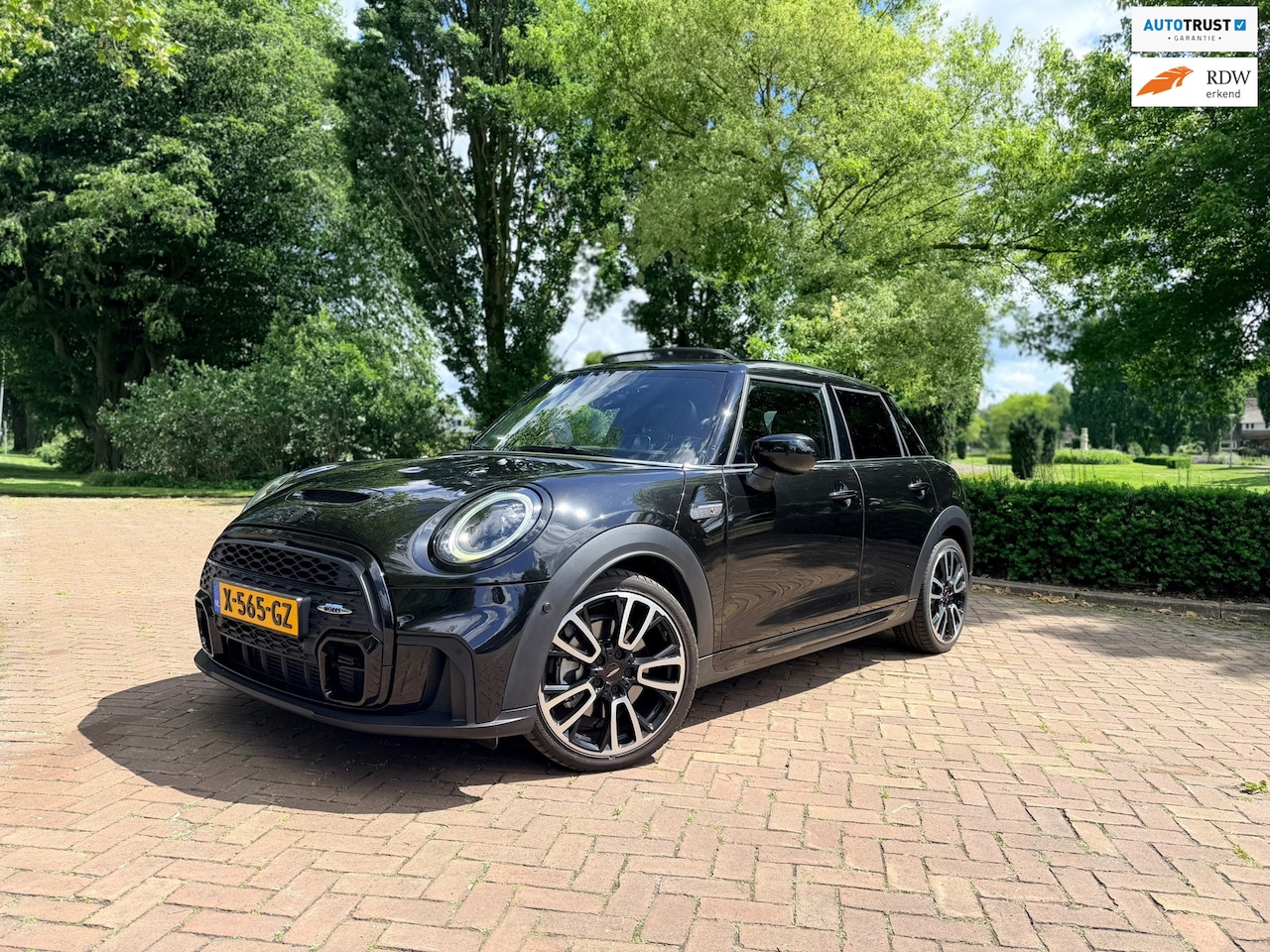 MINI Cooper S - 2.0 John Cooper Works | PANO | Carplay | Automaat - AutoWereld.nl
