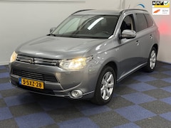 Mitsubishi Outlander - 2.0 PHEV Instyle / SUPER NETTE / DEALER ONDERHOUDEN / SCHUIFKANTELDAK