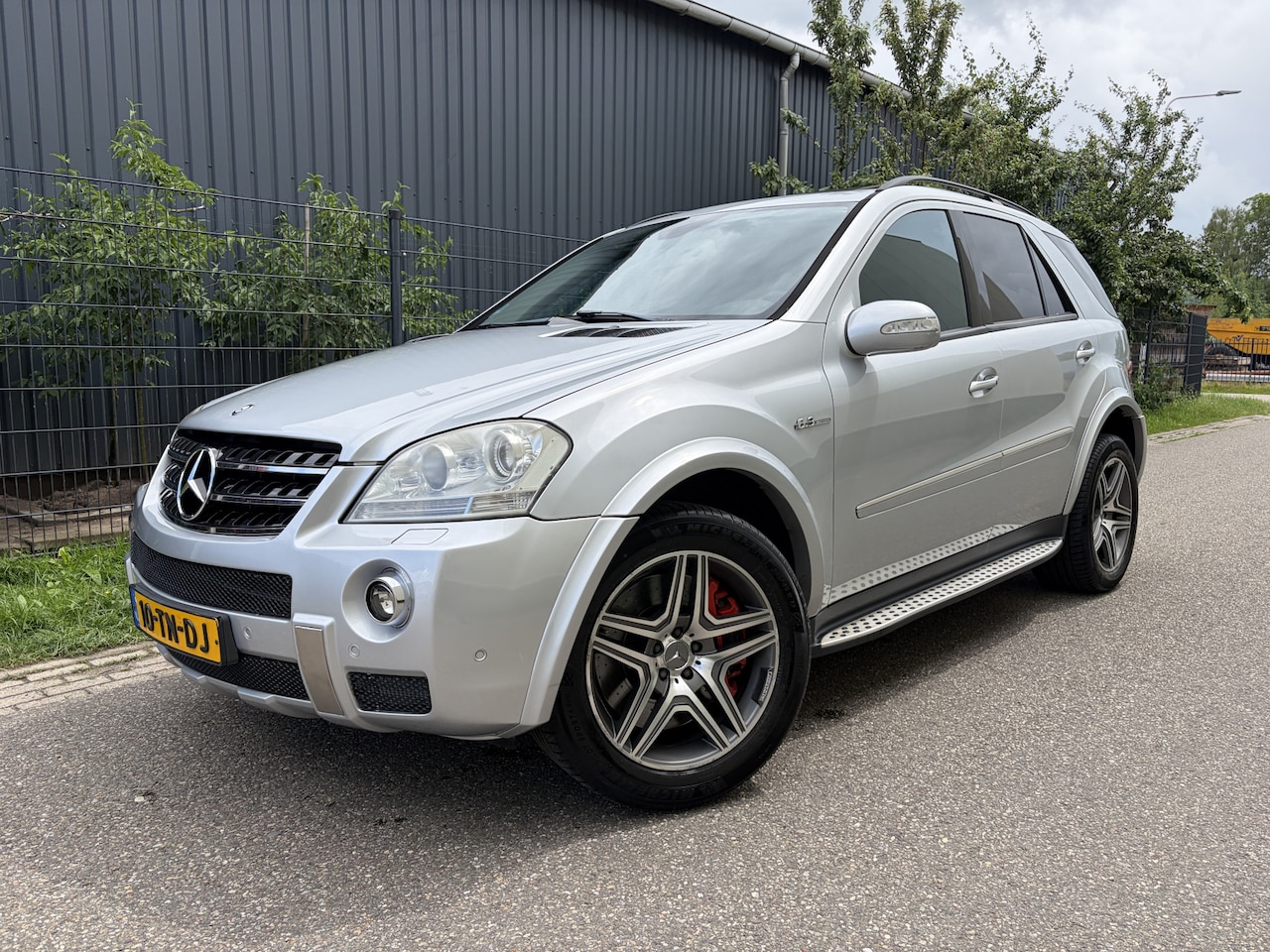 Mercedes-Benz M-klasse - AMG 63 / AUTOMAAT / SCHUIFDAK / NAVI - AutoWereld.nl