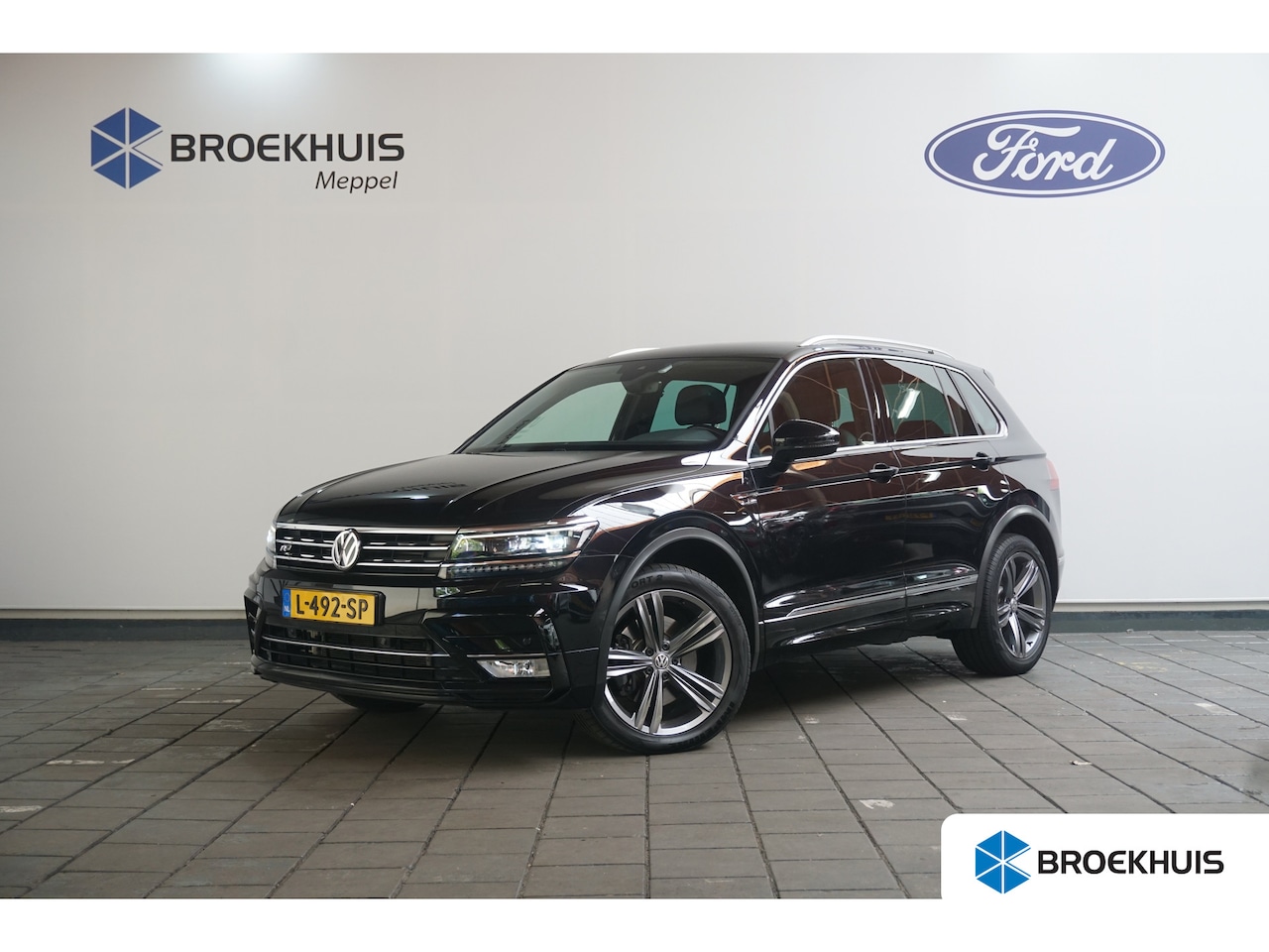 Volkswagen Tiguan - 2.0 TSI 4Motion Highline R-Line - AutoWereld.nl