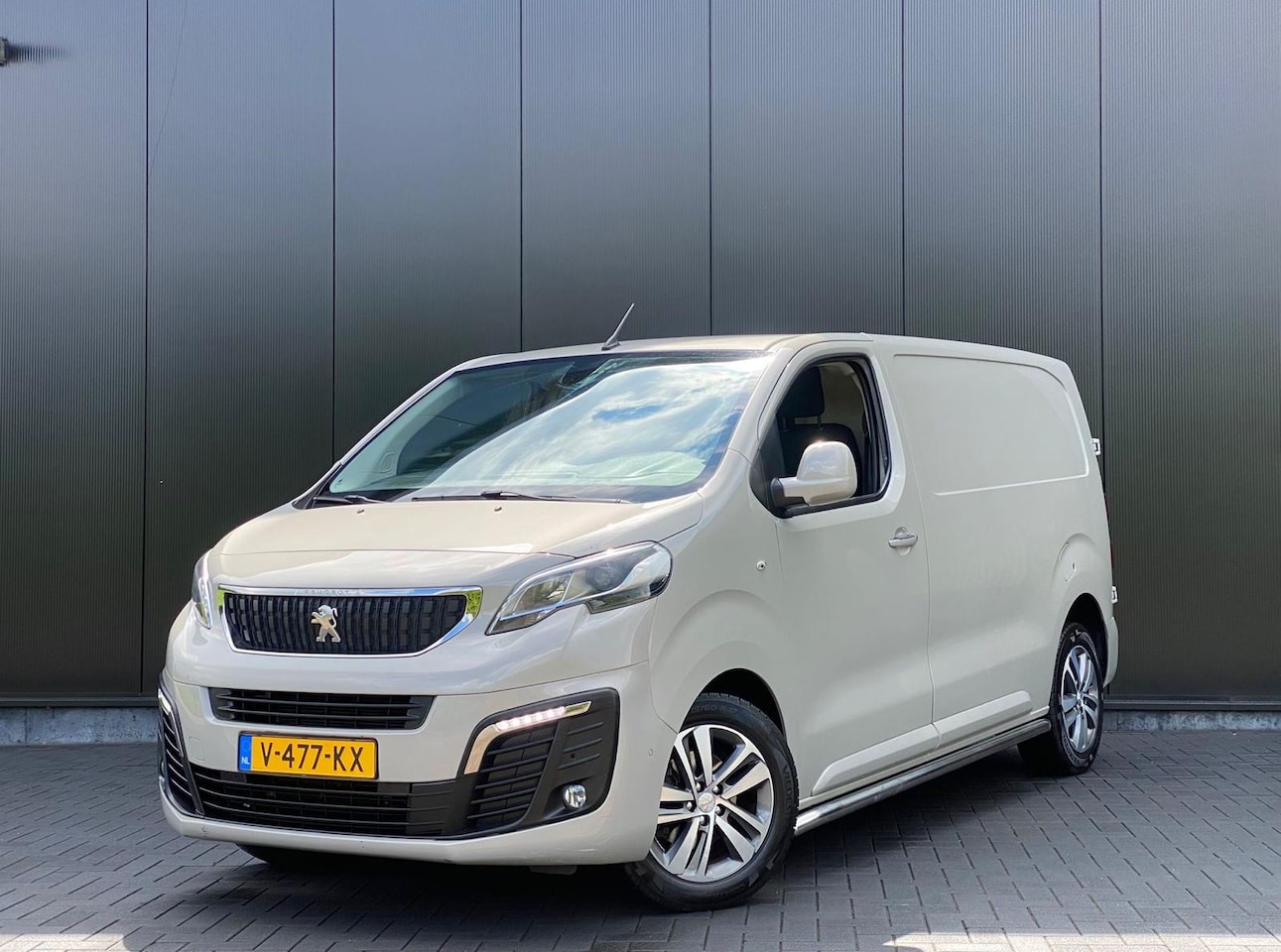 Peugeot Expert - 231S 2.0 BlueHDI 180 Premium Pack 231S 2.0 BlueHDI 180 Premium Pack - AutoWereld.nl