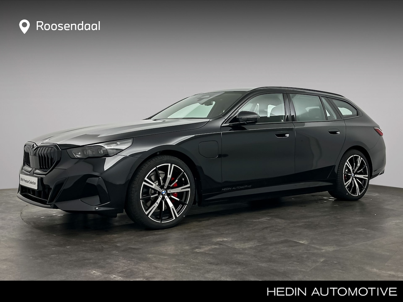 BMW 5-serie Touring - 530e M Sport Edition | Trekhaak | Panoramadak | Harman Kardon | Stoelventilatie | Driving - AutoWereld.nl