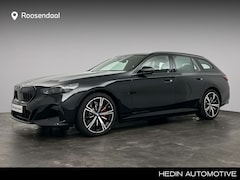 BMW 5-serie Touring - 530e M Sport Edition | Trekhaak | Panoramadak | Harman Kardon | Stoelventilatie | Driving