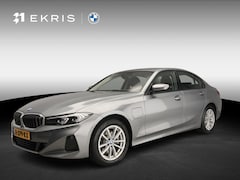 BMW 3-serie - Sedan 320e | LED | Leder | Navigatie | Sportstoelen | Clima | PDC | DAB | Alu 17 inch