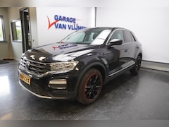 Volkswagen T-Roc - 1.5TSI 150PK DSG-7 Active Carplay Clima 18''Velg