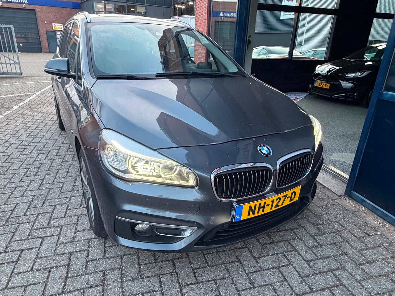 BMW 2-serie Gran Tourer - 220d 190pk Automaat Centennial High Executive 7 stoels / Glazen open dak / 18"LM / Trekhaa - AutoWereld.nl