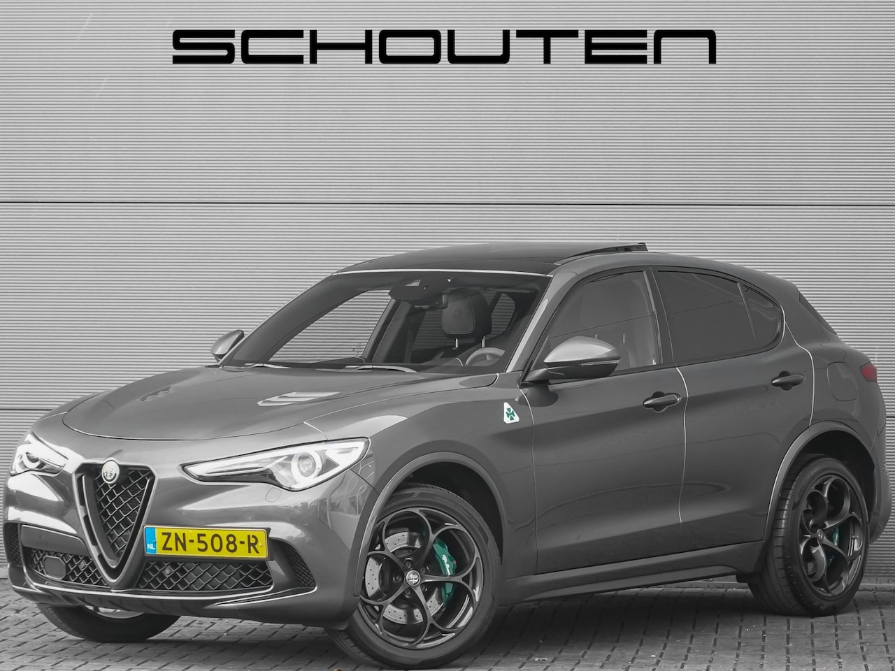 Alfa Romeo Stelvio - 2.9 V6 AWD Quadrifoglio Pano H&K Carbon ACC Squadra NL Auto - AutoWereld.nl
