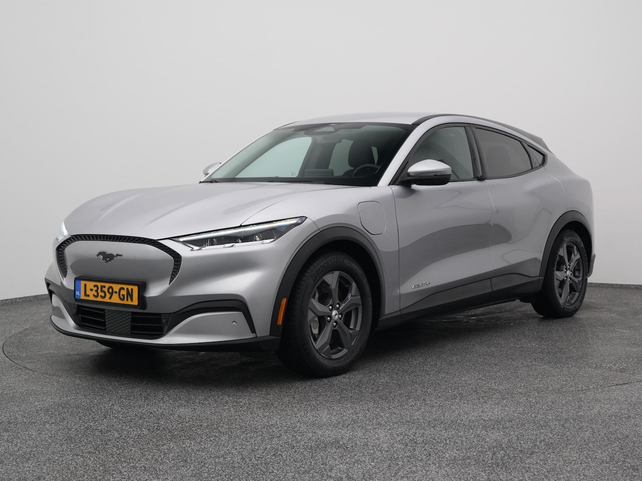 Ford Mustang Mach-E - RWD 75 kWh | CAMERA | ADAPTIVE | STOEL- EN STUURVERW. - AutoWereld.nl