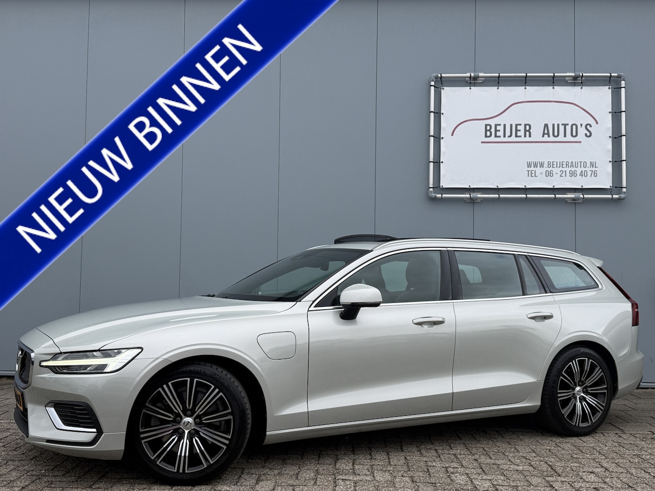 Volvo V60 - 2.0 T8 Twin Engine AWD Inscription Automaat Schuifdak. - AutoWereld.nl