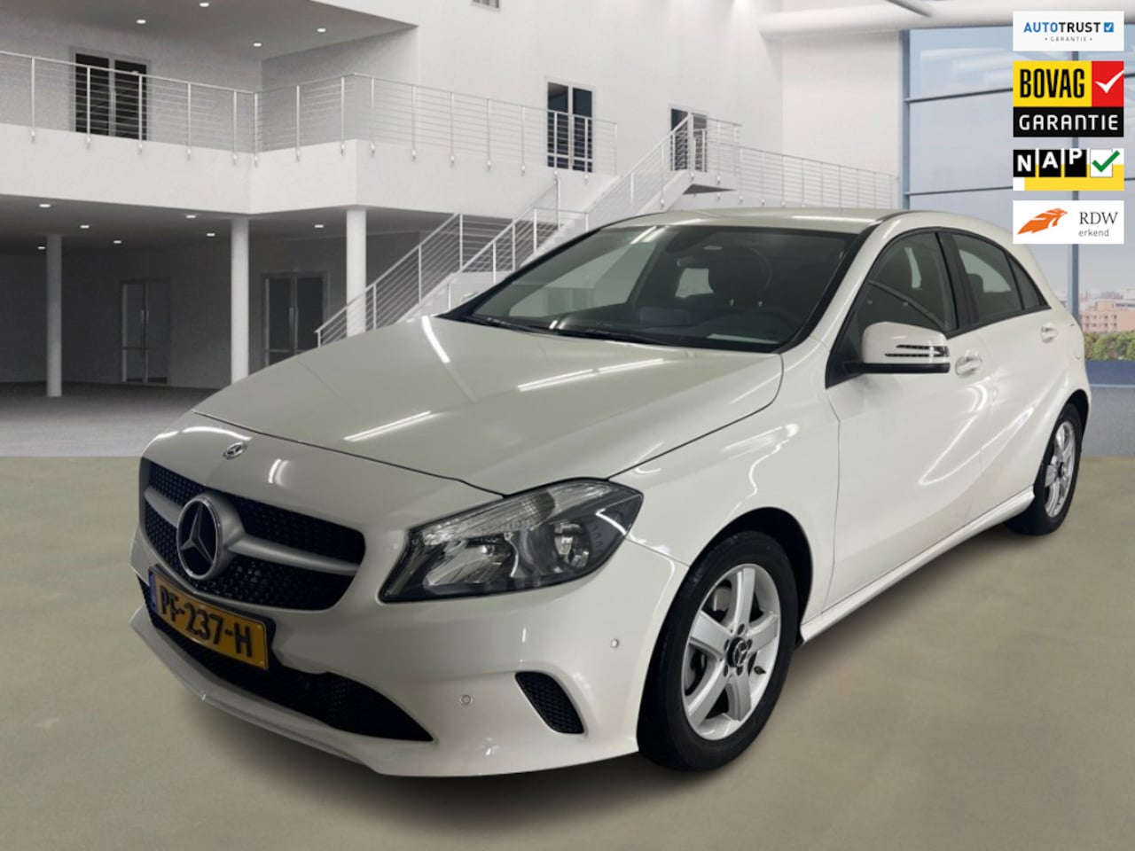 Mercedes-Benz A-klasse - 160 Business Automaat 18.550 km +NAP NL-auto - AutoWereld.nl