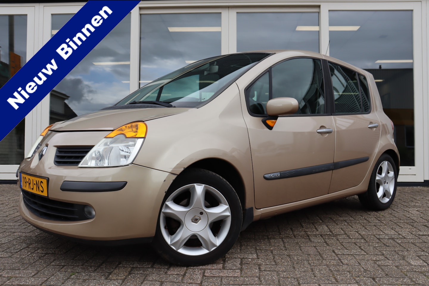 Renault Modus - 1.6-16V Initiale 1.6-16V Initiale, Airco, Cruise, Trekhaak, PANO, Prijs Is Rijklaar Inclusief Nieuwe APK - AutoWereld.nl