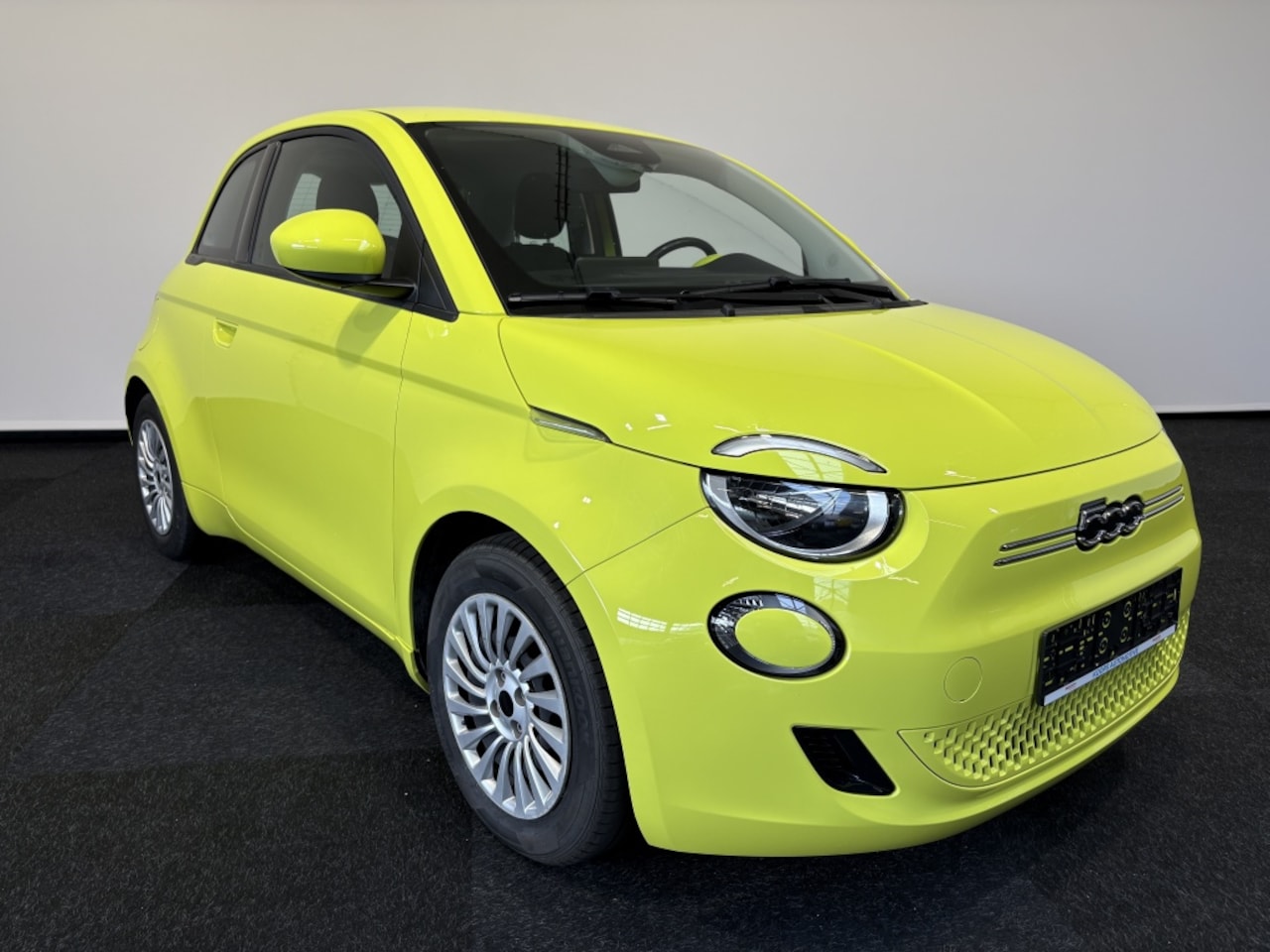 Fiat 500e - 24 KW ICON Car play Cruise Control Lane assist - AutoWereld.nl