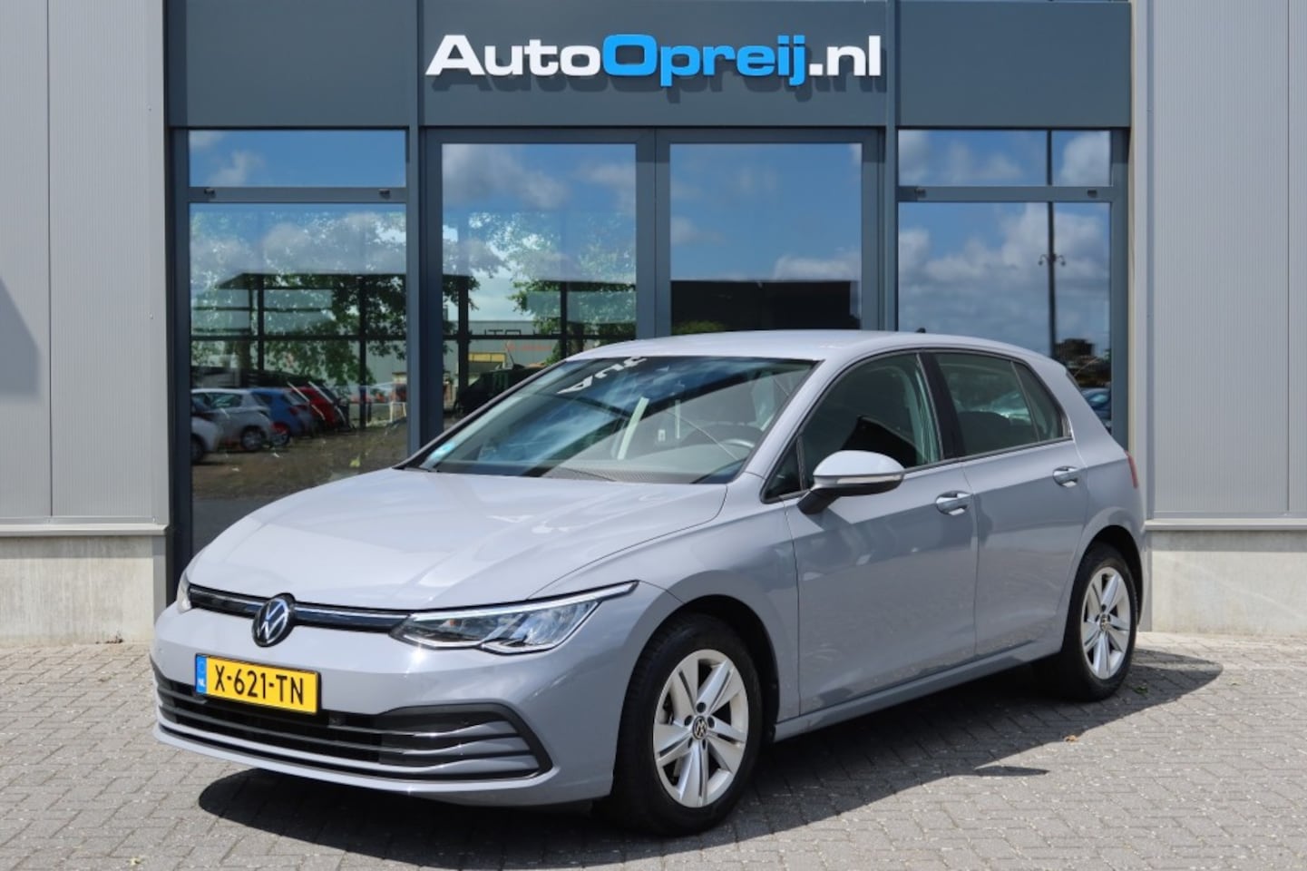 Volkswagen Golf - 1.0 eTSI Life AUTOMAAT 110pk Clima, NAVI, Camera, Cruise - AutoWereld.nl