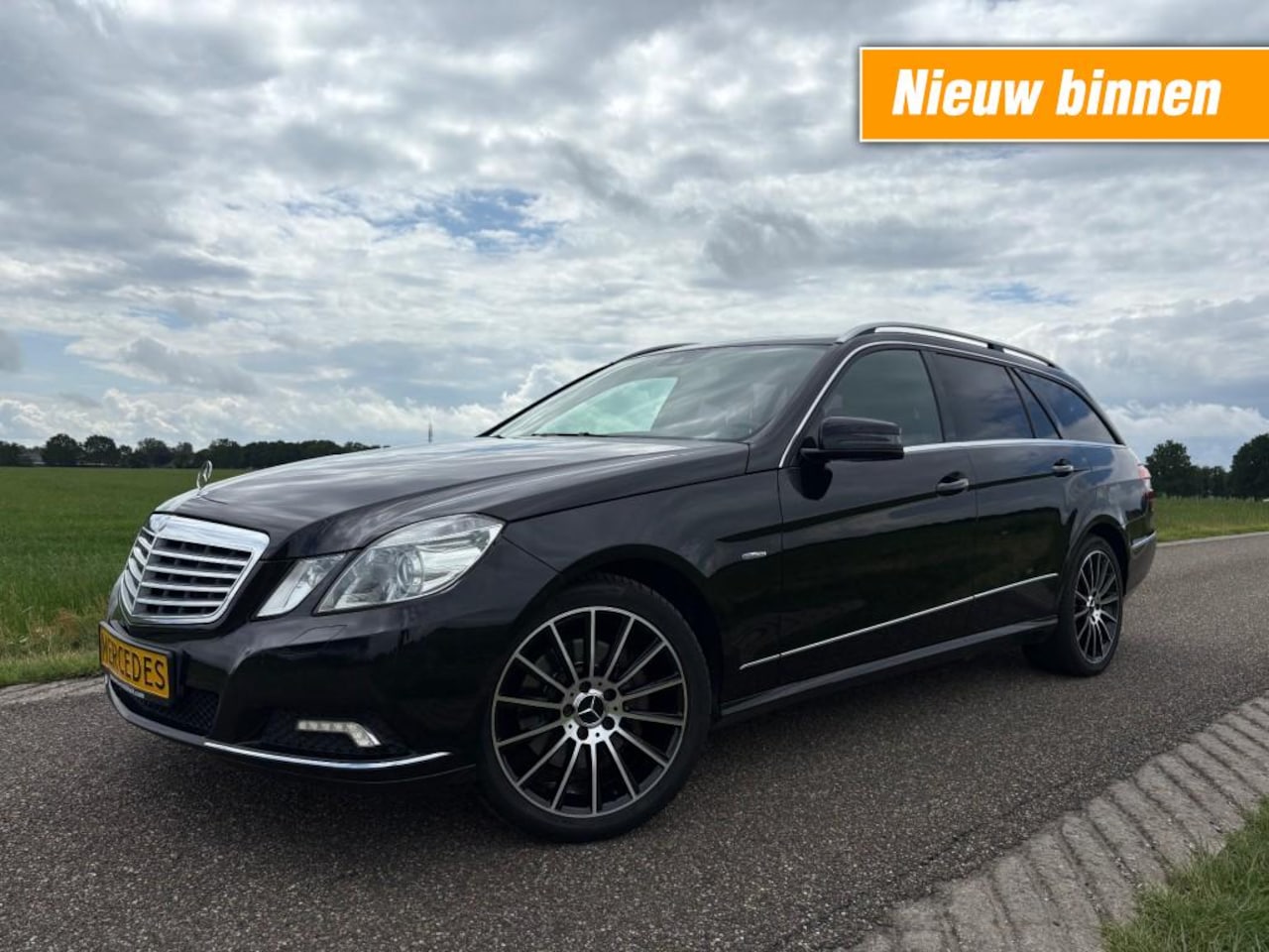 Mercedes-Benz E-klasse - 350 CGI AVANTGARDE / BOMVOL / AUT / MASSAGE - AutoWereld.nl