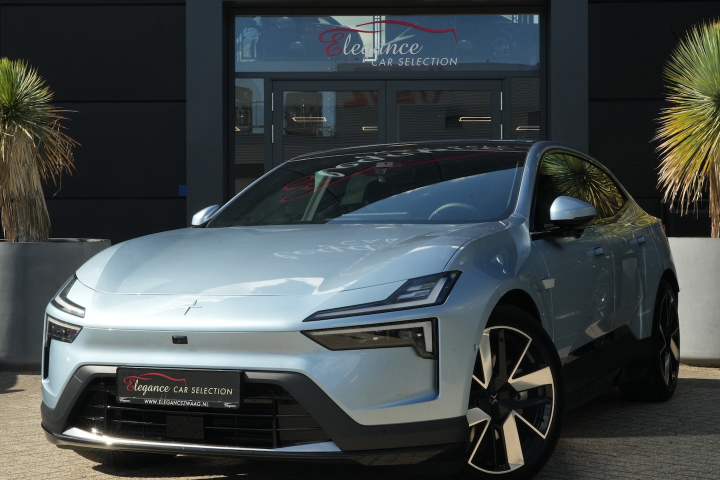 Polestar 4 - Long Range Dual motor Performance Plus 100 kWh Long Range Dual Motor Performance Plus 100 kWh 544pk - AutoWereld.nl