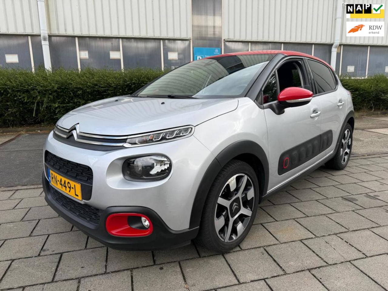 Citroën C3 - 1.2 PureTech S&S Shine automaat ,nap ,carplay - AutoWereld.nl