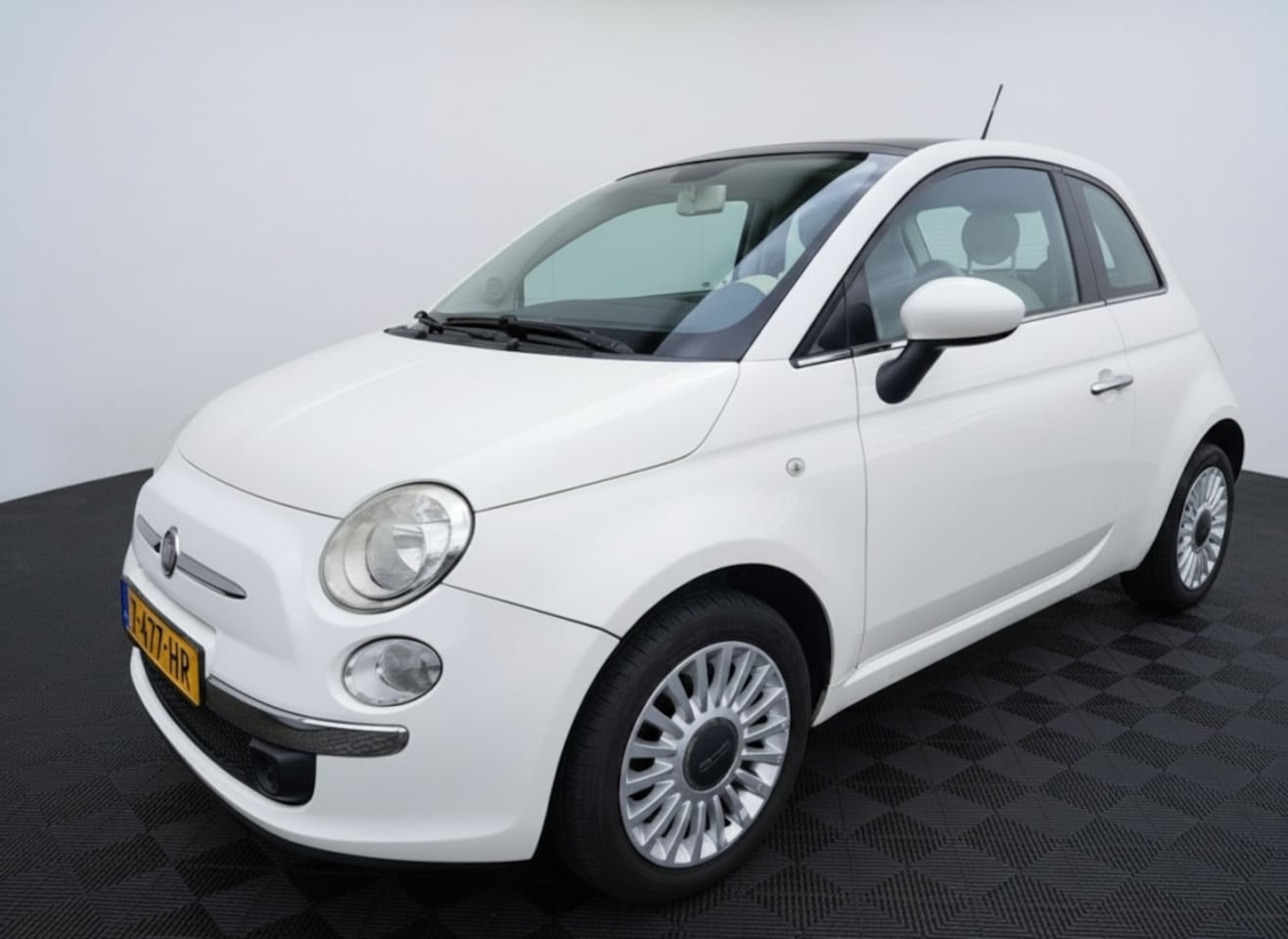 Fiat 500 - 1.2 Lounge | Airco | panorama - AutoWereld.nl