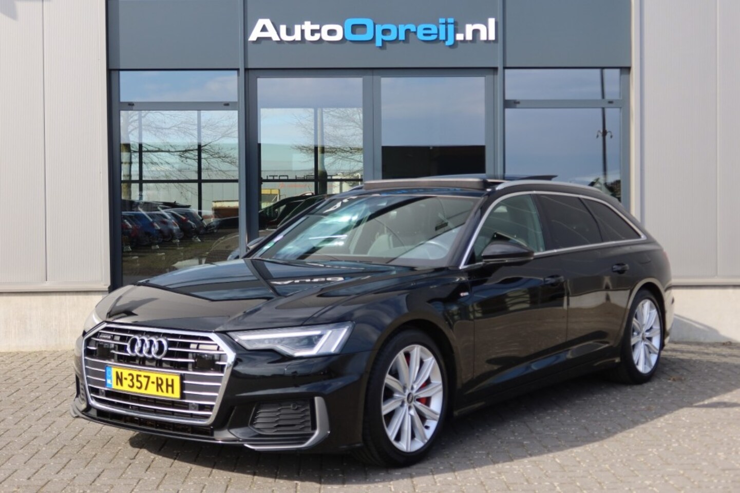 Audi A6 Avant - A6 Avant 55TFSI e Quattro S Line Competition Pano dak, Trekhaak - AutoWereld.nl