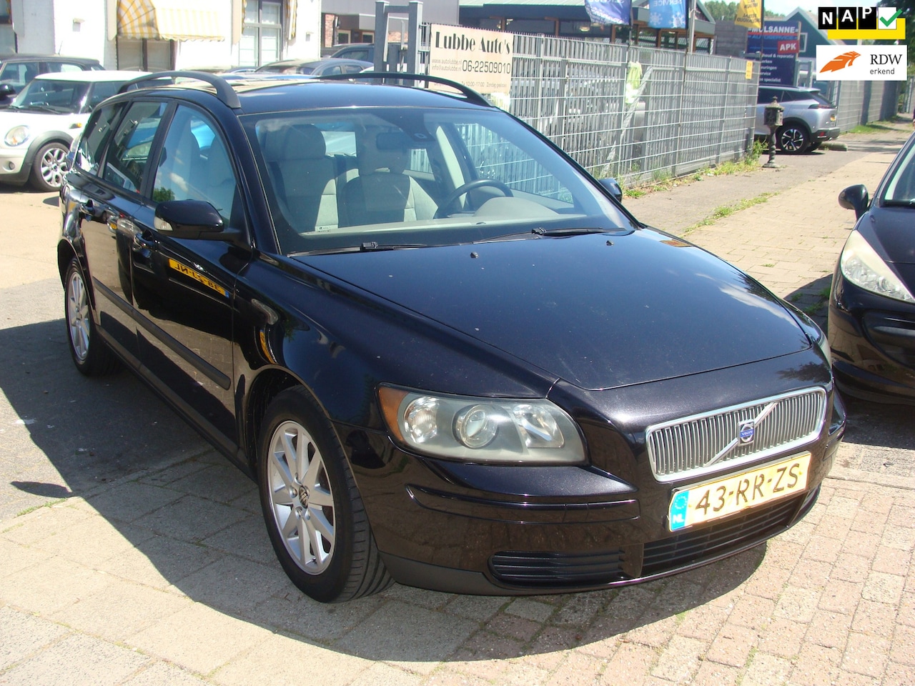 Volvo V50 - 1.8 Momentum airco elek pak nap apk - AutoWereld.nl