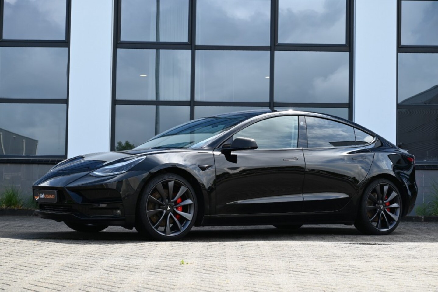 Tesla Model 3 - Performance AWD 75 kWh Pano ACC € 277,00 per maand - AutoWereld.nl