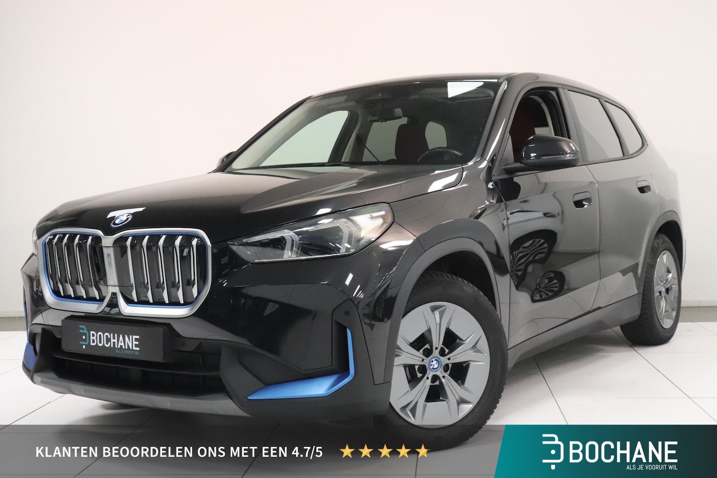 BMW iX1 - xDrive30 Launch Edition 67 kWh | PANO | Camera | SoH 94,4 % | Sportstoelen | Matrix LED | - AutoWereld.nl